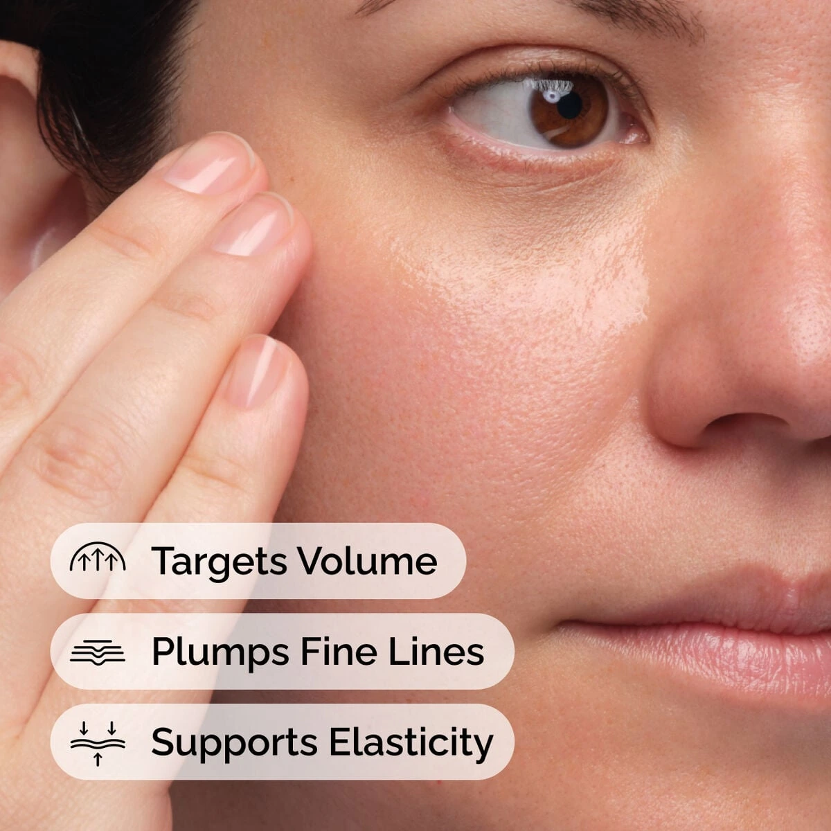 Aplikacja serum The Ordinary Volufiline 92% + Pal-Isoleucine 1%